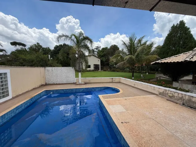 Casa em Condomínio à Venda em Cond chácaras 2 Quartos com piscina Terreno 1.685m² , Fogão 