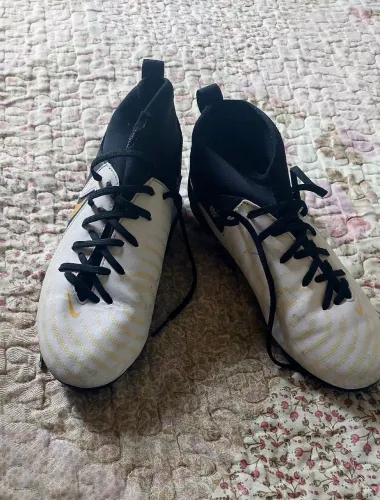 Chuteira Phanton Luna Nike tamanho 34  pouco uso 