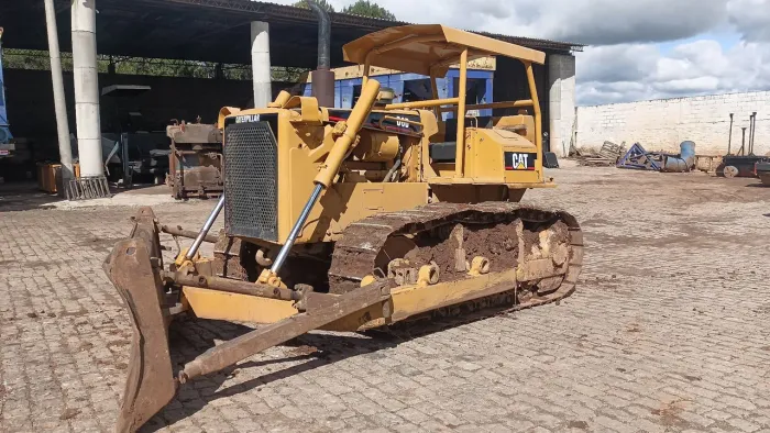 Trator de esteiras Caterpillar D6D ano 1985 torque