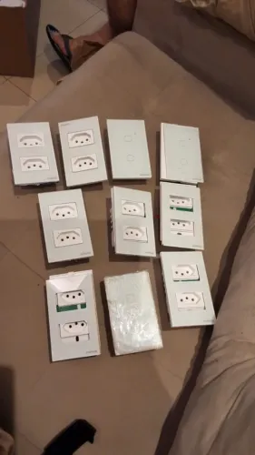 Tomada smart intelbras e interruptor