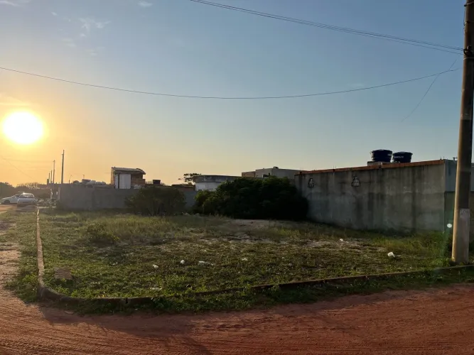 Terreno de esquina em grussai 