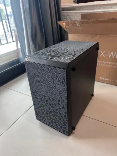 Gabinete Mini Tower Cooler Master Q300L