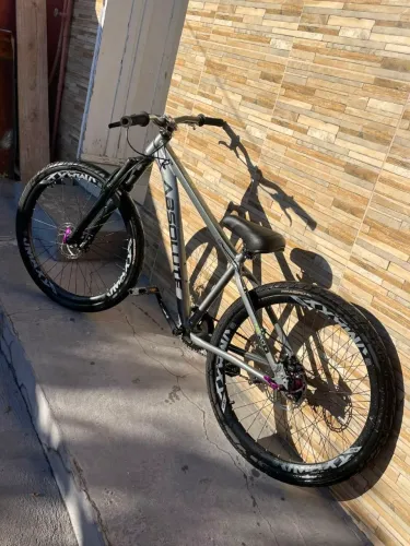 Vendo bike absolute nero 5 ou troco por iphone acima do 12