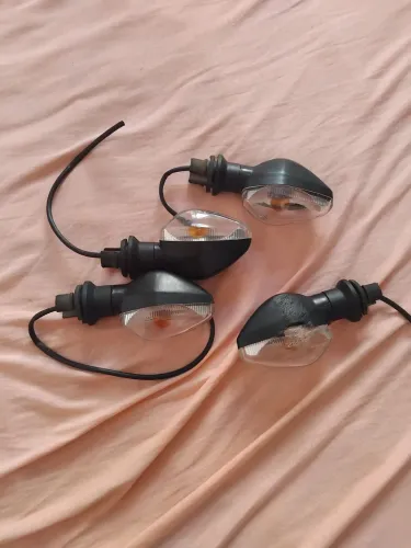 2 pares de piscas + 1 par de retrovisores
