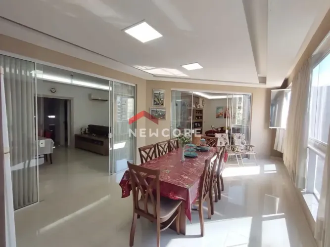 Apartamento em Rua 248 - Meia Praia - Itapema/SC