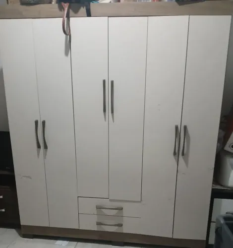 Guarda roupa de solteiro