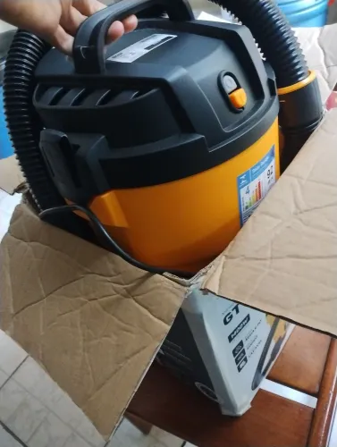 Vendo aspirador semi novo