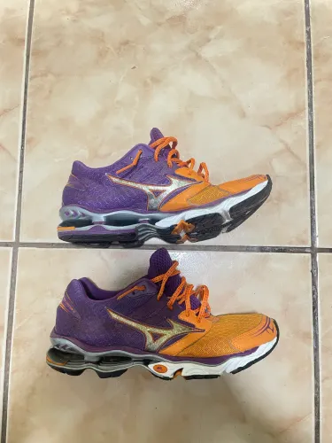 Mizuno Wave Creation 14 