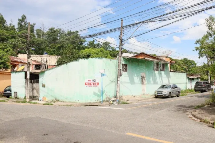 Terreno de esquina na Vila Santa Cecília - alta visibilidade e localização privilegiada