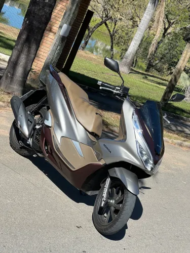 Vendo Honda PCX Versão DLX (+Completa)2022