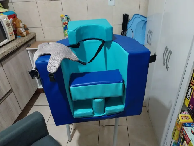 Cadeira de adequação postural ou assento adaptado