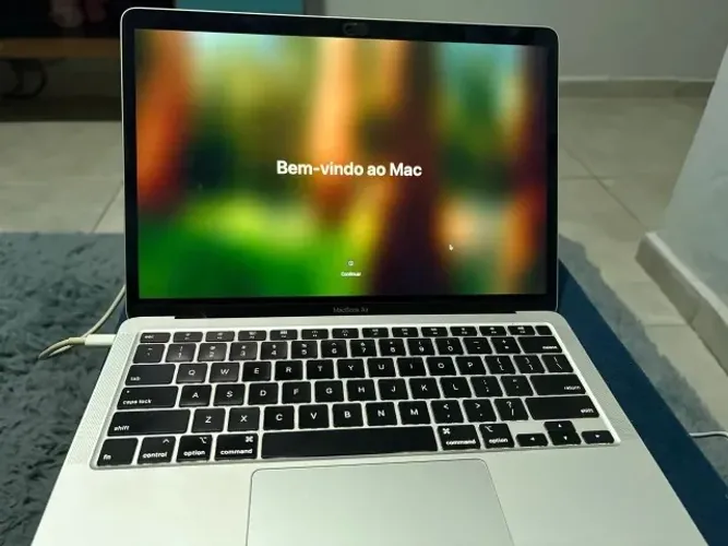 Macbook Air 2020 Intel Core i5 todo bom