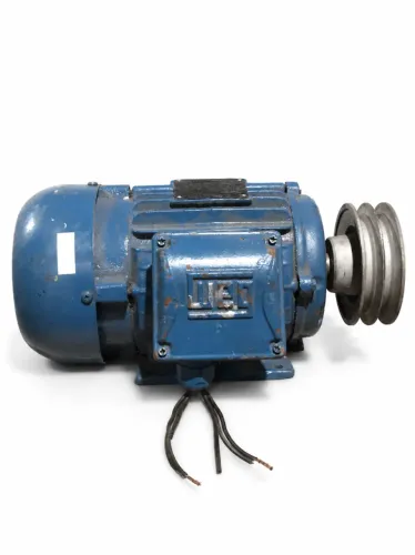Motor Elétrico WEG - Trifásico 3 CV - RPM 1750 - Polia Dupla