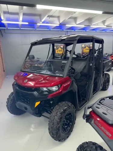 Utv quadriciclo Can am defender HD9 2025