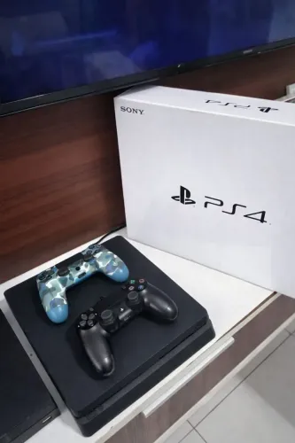 PS4 Slim 1 TB