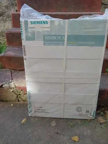 Quadro de distribuição para 53 módulos de disjuntores