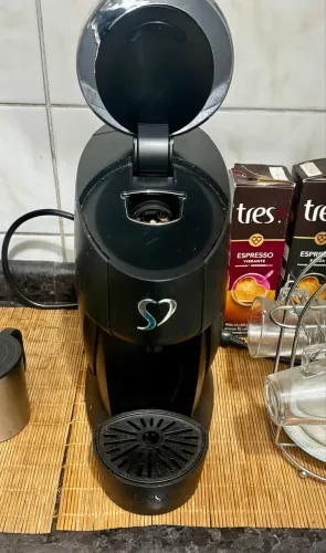 Cafeteira Expresso Multibebidas Touch Três Corações 1250W - Ótimo Estado