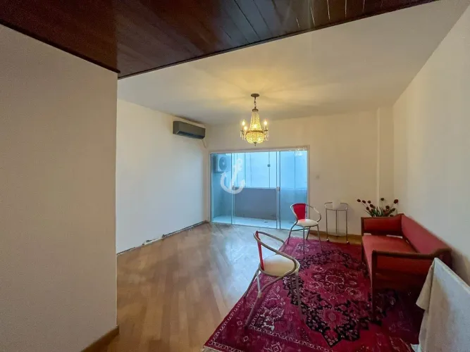 Apartamento reformado Centro de Florianópolis