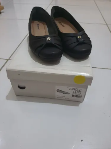 Sapato preto confort 34