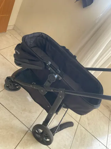 Vendo carrinho Moisés 3 em 1