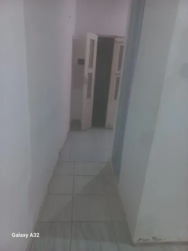 Casa para alugar ,ambiente tranquilo não é em vila proximo a parada de onibus ,escolas
