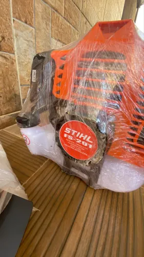 Roçadeira Stihl a gasolina