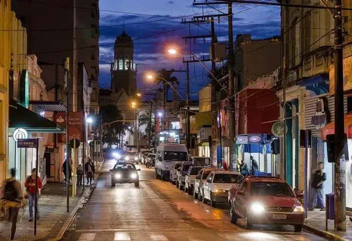 Ótima Casa Comercial no Centro de  Espirito Santo do Pinhal Casa para venda com 343 m2