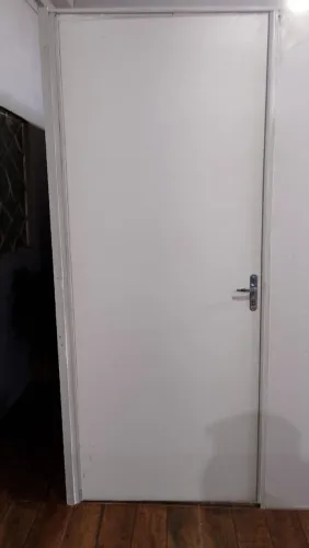 Porta para divisórias