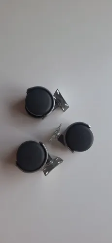 3 rodízios pretos para móveis com 5cm de diâmetro 