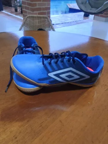 Chuteira umbro
