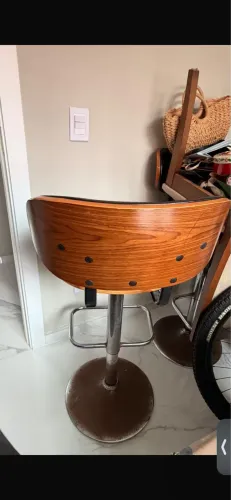 Par de Banquetas Altas Estilo Retrô/Vintage com Regulagem de Altura