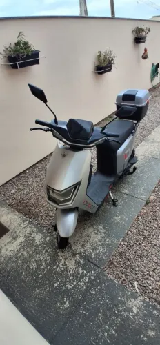 Vendo scooter elétrica impecável 