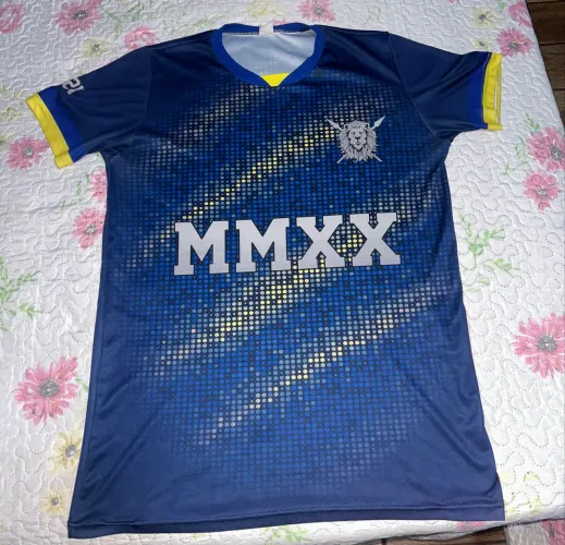 Camisa universitária MMXX