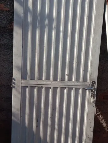 Portas de ferro