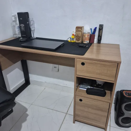 Mesa de computador Mel e Preto Sky Caemmun