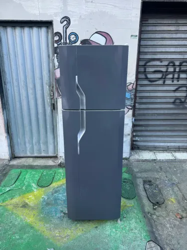 Vendo geladeira Electrolux ,Duplex ,Frost free R$ 1100