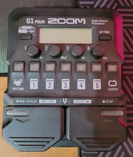 Pedaleira Zoom G1 Four