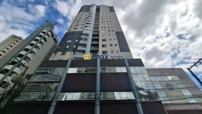 Excelente apartamento semi mobiliado à venda, 3 quartos (1 suíte), Centro, Itajaí