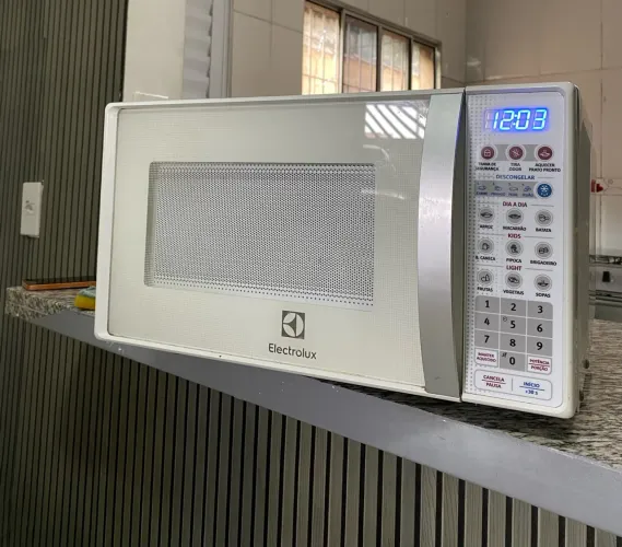 Microondas Electrolux led azul
