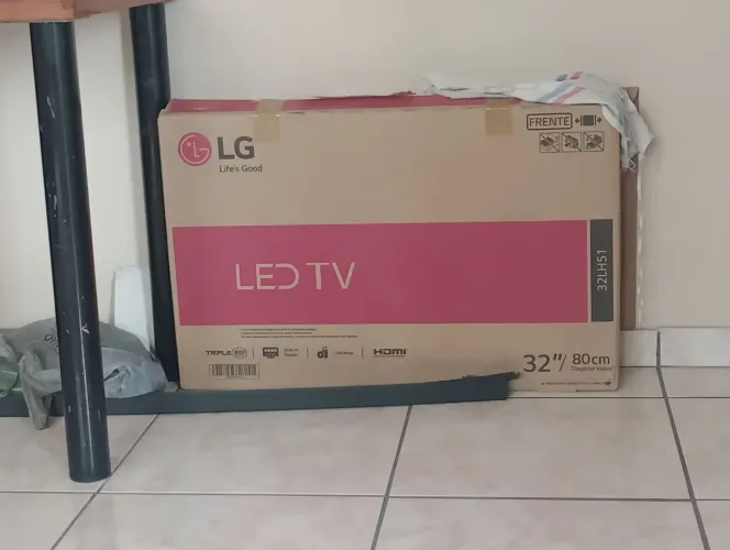 TV Led 32" LG com defeito 