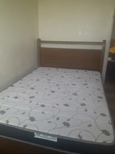 Cama casal com colchão