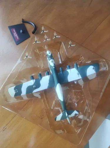 Avião alemão da segunda guerra em miniatura