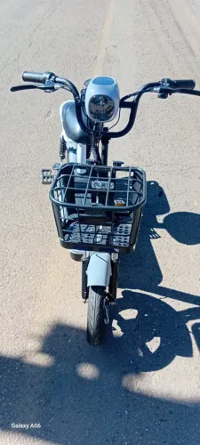 Scooter elétrica AMBTUS 500 watts. NOVA, sem uso.