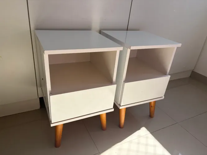 Mesa de cabiceira