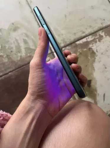 Vendo celular moto e13 64 GB tudo bom