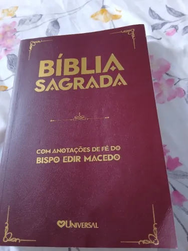 Biblia com anotações de fé do Bispo Edir Macedo