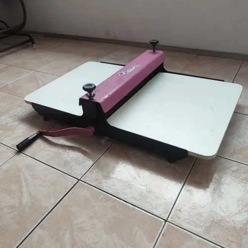 Maquina de corte e vinco
