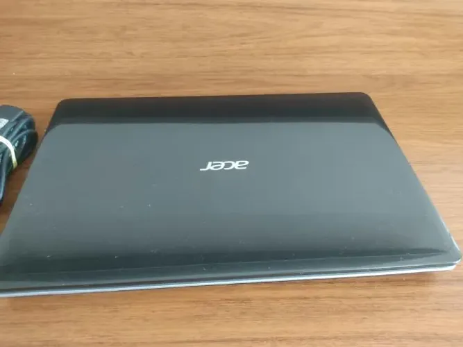 Notebook Acer Core i5 2450M 2.50 GHz (usado)