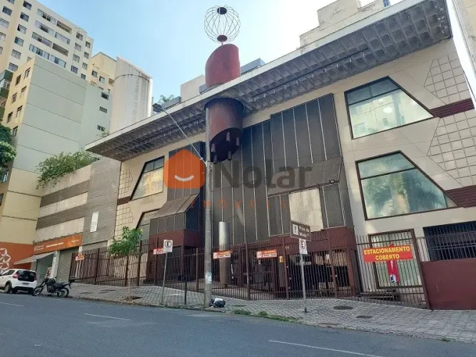 Prédio Comercial em Barro Preto com 4379 m² , 40 vaga(s).