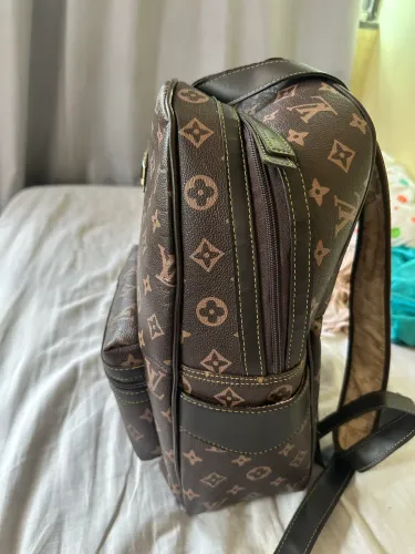 Mochila louis vuitton LV
